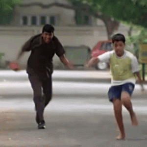 vadivelu-running-chasing-8jw2410kifvugh3m.gif